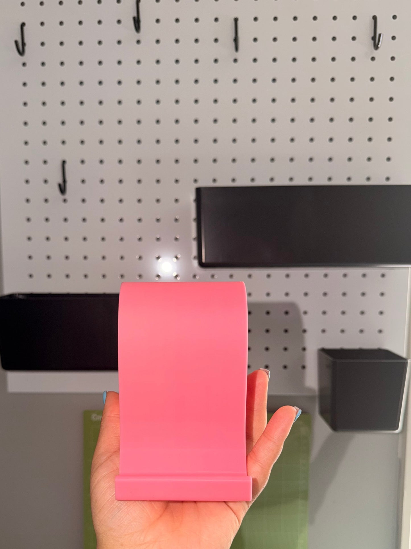 HEART PHONE & TABLET HOLDER